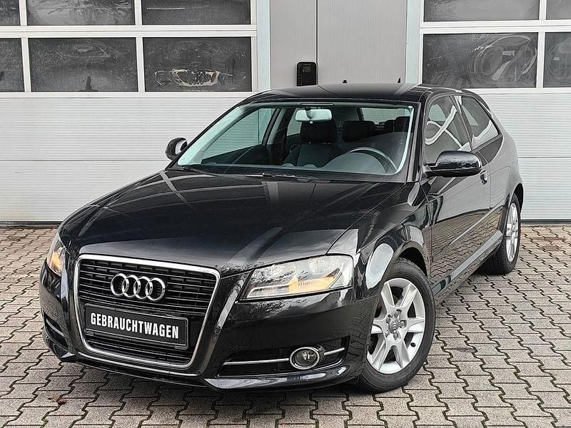 Schwarz Gebraucht 2011 Audi A3 Attraction Limousine | 7.990 € (Fairer Preis) - Bild 1/4