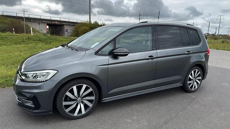 Grau Gebraucht 2019 VW Touran IQ Drive Van / Kleinbus | 18.500 € (Superpreis) - Bild 1/4