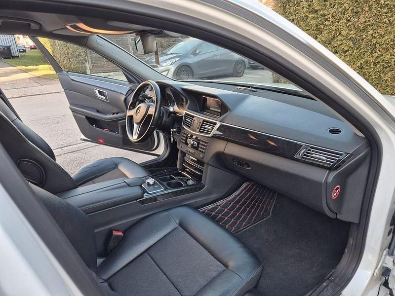 Gebraucht Mercedes 220 AMG 170 PS (125 kW) 2012 Weiß Limousine