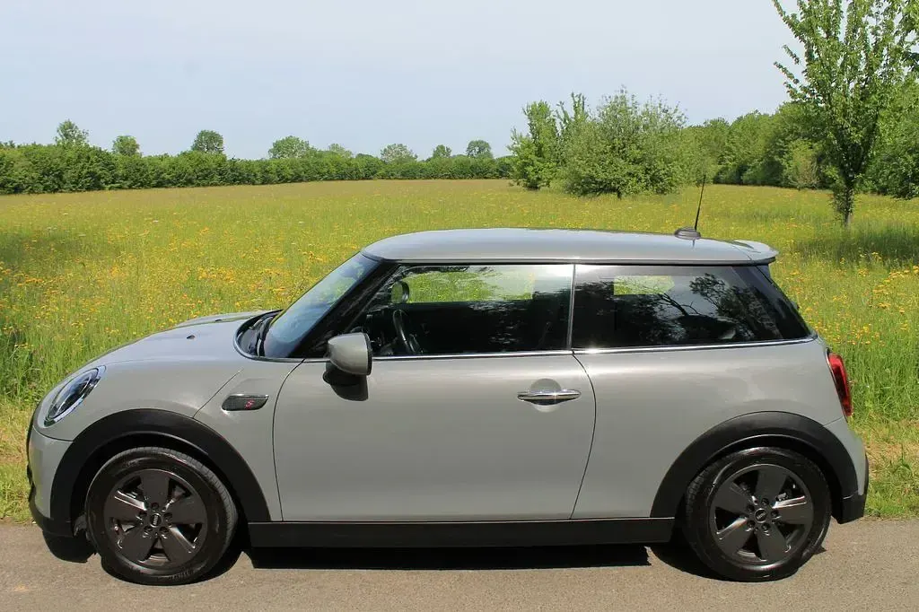 Gebraucht Mini Cooper S Essential 178 PS (130 kW) 2022 Grau Kleinwagen