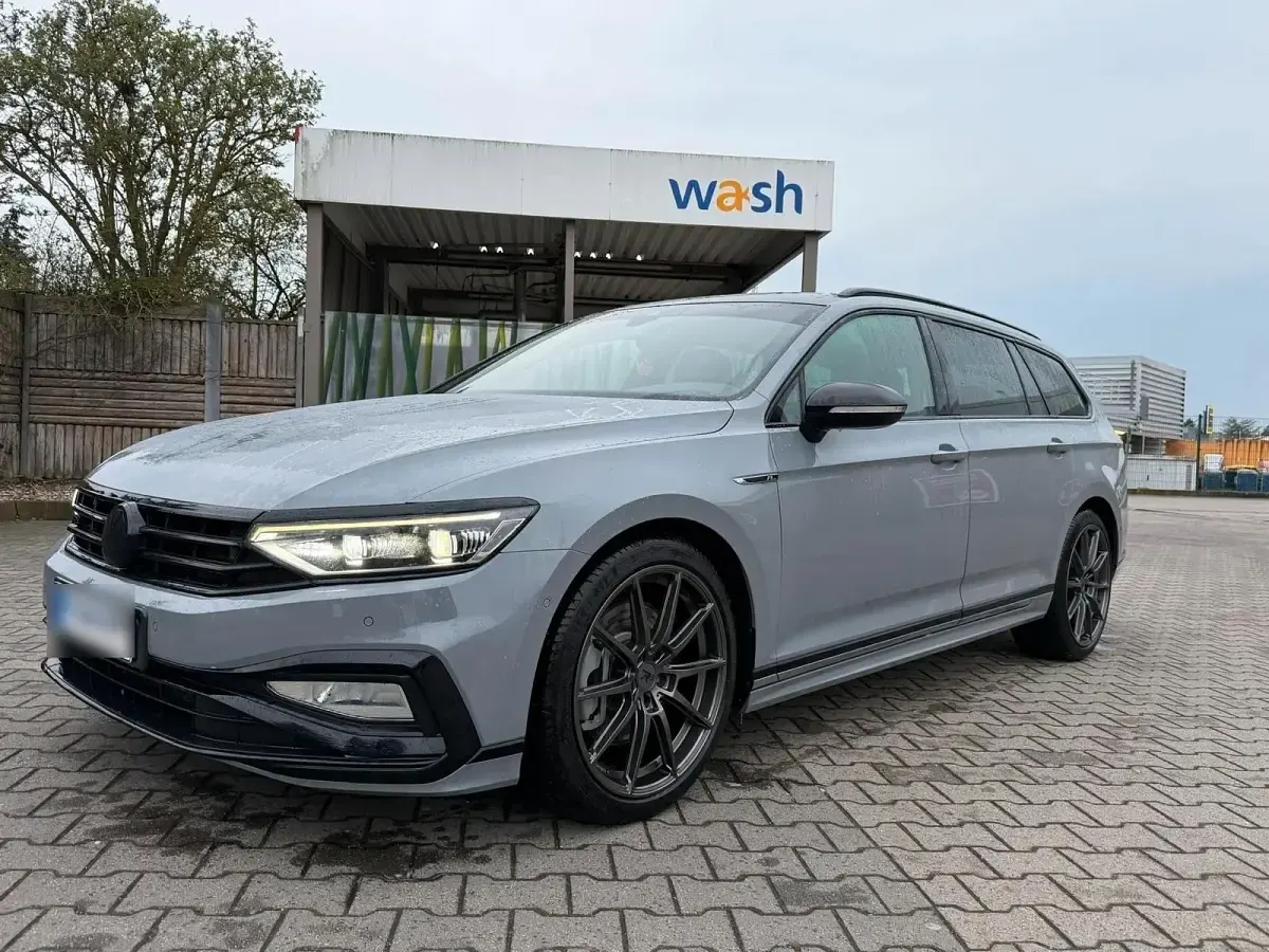 Gebraucht VW Passat R-line Edition 240 PS (176 kW) 2019 Grau Kombi