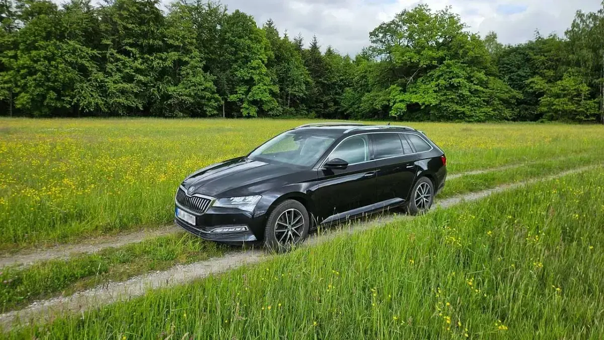 Gebraucht Skoda Superb Style 150 PS (110 kW) 2023 Schwarz Kombi