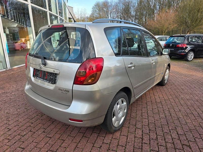 Gebraucht Toyota Corolla Verso 110 PS (80 kW) 2002 Silber Van / Kleinbus