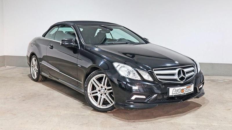Gebraucht Mercedes E200 AMG 184 PS (135 kW) 2010 Schwarz Cabrio