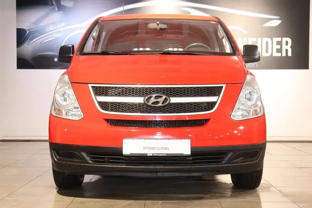 Gebraucht Hyundai H-1 116 PS (85 kW) 2012 Rot Van / Kleinbus