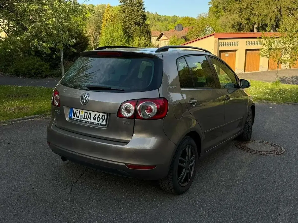 Gebraucht VW Golf VI Team 105 PS (77 kW) 2010 Kleinwagen