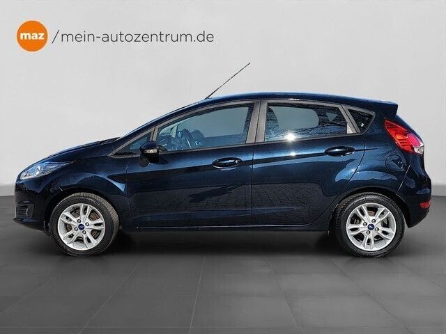 Gebraucht Ford Fiesta Celebration 80 PS (58 kW) 2017 Mitternachtsblau Kleinwagen