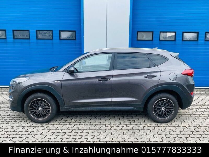 Grau Gebraucht 2018 Hyundai Tucson SUV | 14.900 € (Guter Preis) - Bild 1/4