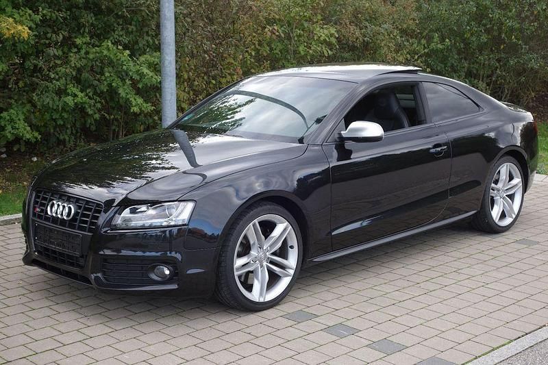 Schwarz Gebraucht 2010 Audi Coupé Exclusive Coupé | 21.900 € - Bild 1/4