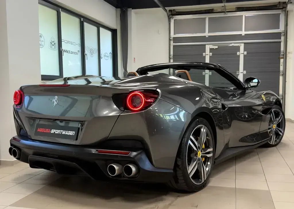 Second-hand Ferrari Portofino 600 CP (441 kW) 2020 Gri Cabrio