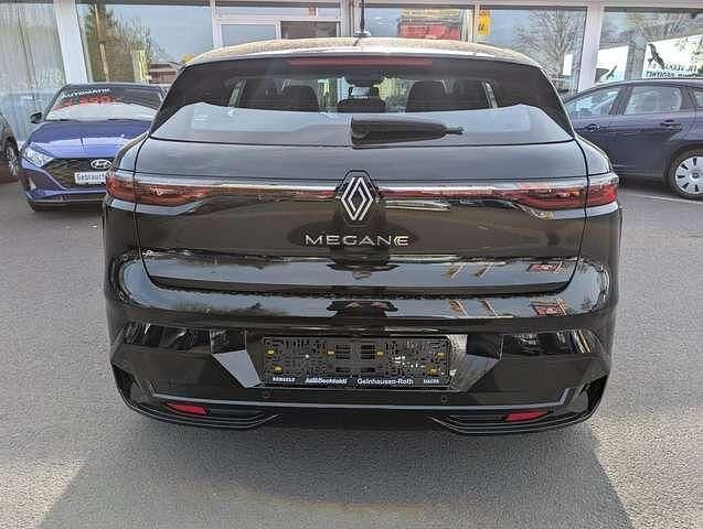 Usado Renault Megane E-Tech Equilibre 96 kW (131 CV) 2022 Negro Berlina