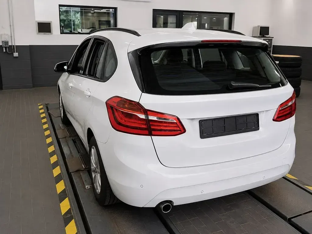 Gebraucht BMW 216 Active Tourer Advantage 116 PS (85 kW) 2016 Weiß Van / Kleinbus