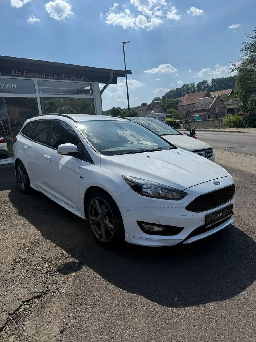 Gebraucht Ford Focus ST-Line 150 PS (110 kW) 2018 Weiß Kombi