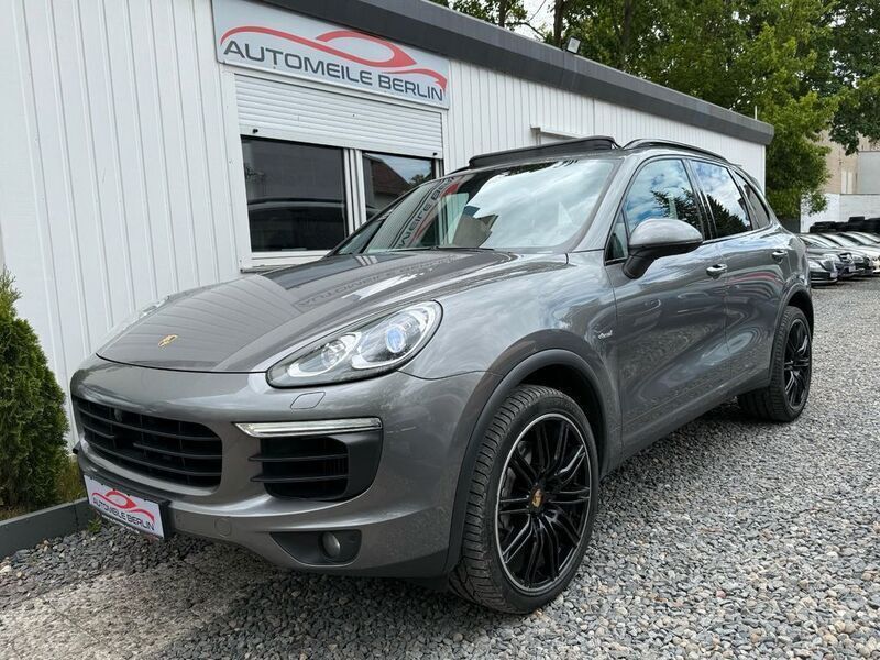 Grau Gebraucht 2016 Porsche Cayenne S Chrono SUV | 23.900 € (Teuer) - Bild 1/4
