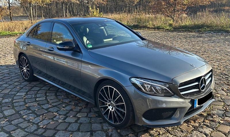 Grau Gebraucht 2018 Mercedes C250 AMG Limousine | 24.999 € (Fairer Preis) - Bild 1/4