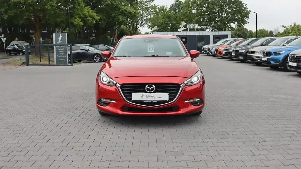 Gebraucht Mazda 3 Exclusive-Line 120 PS (88 kW) 2018 Rot Limousine