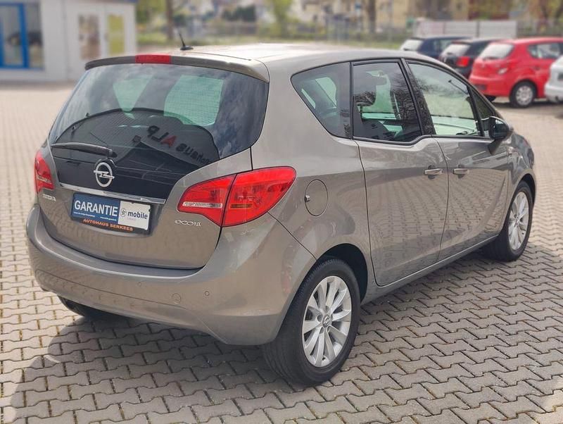 Gebraucht Opel Meriva 120 PS (88 kW) 2013 Braun Van / Kleinbus