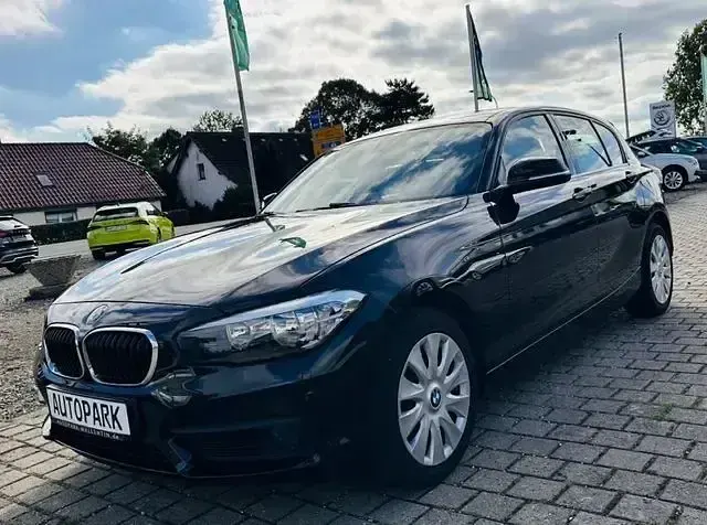 Gebraucht BMW 118 Sport Line 150 PS (110 kW) 2018 Schwarz Kleinwagen