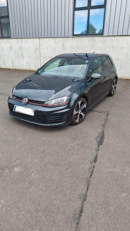 Grau Gebraucht 2014 VW Golf VII GTI Limousine | 14.950 € (Guter Preis) - Bild 1/4