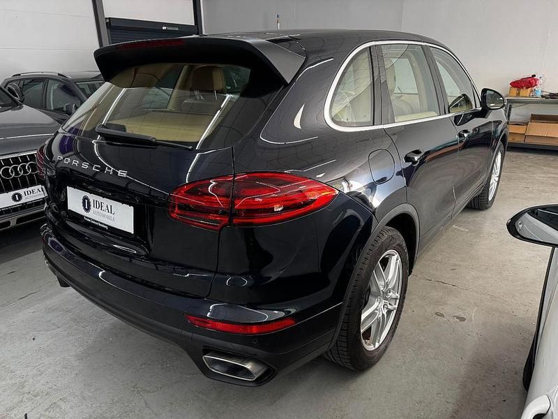 Second-hand Porsche Cayenne 262 CP (192 kW) 2016 Albastru SUV
