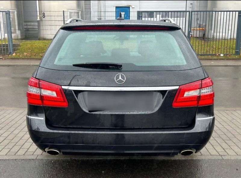 Gebraucht Mercedes E350 Avantgarde 292 PS (214 kW) 2011 Schwarz Kombi