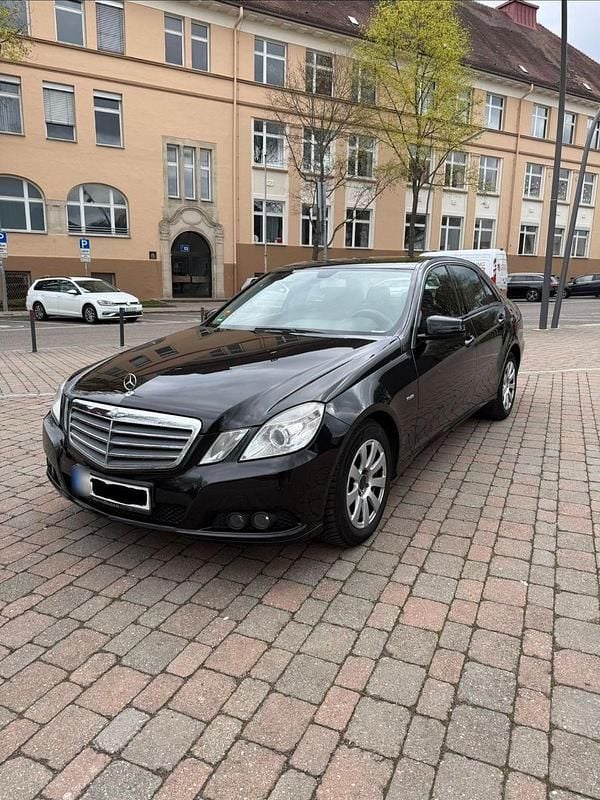 Second-hand Mercedes E220 170 CP (125 kW) 2010 Negru Berlinǎ
