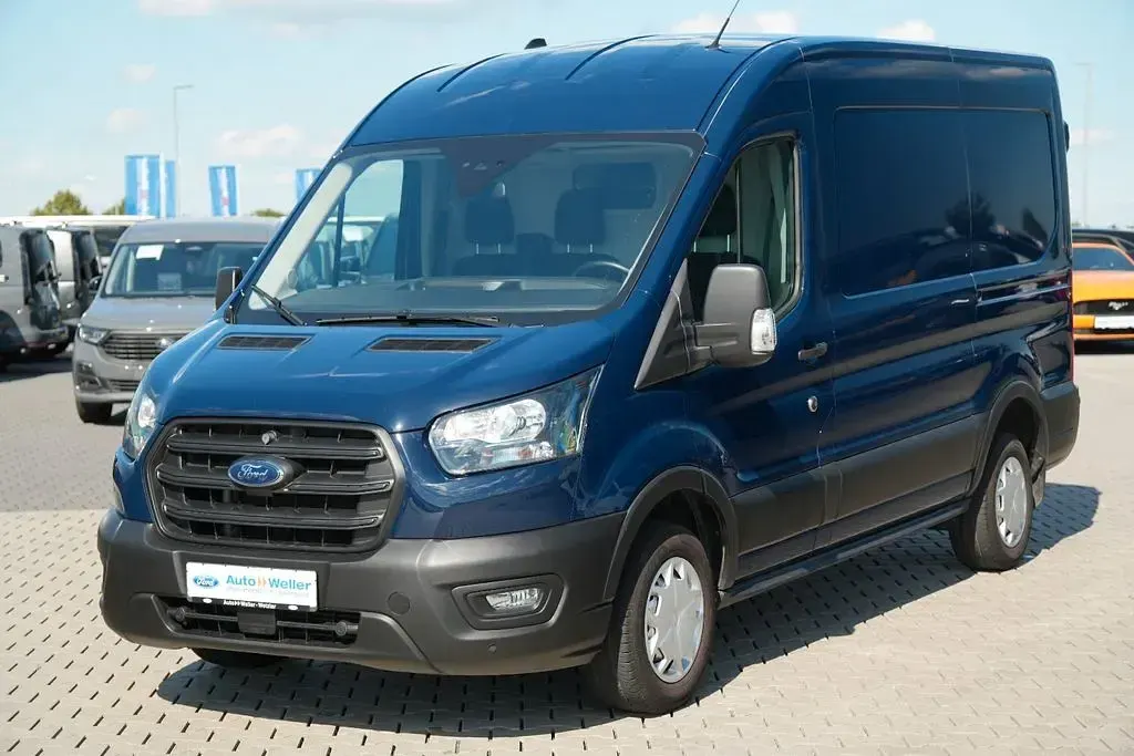 Gebraucht Ford Transit Trend 131 PS (96 kW) 2022 Blau Van / Kleinbus