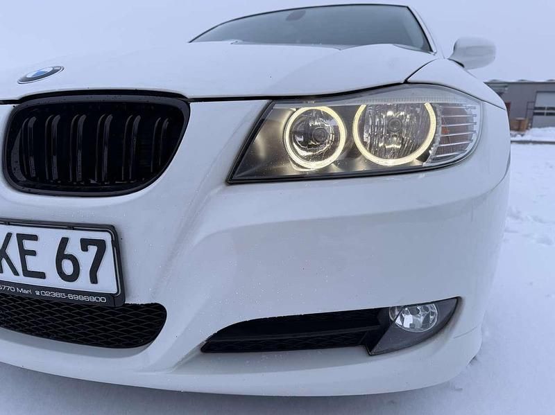 Weiß Gebraucht 2009 BMW 320 Limousine | 5.100 € (Guter Preis) - Bild 1/4