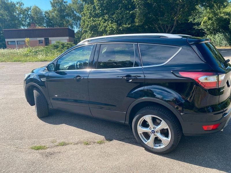 Gebraucht Ford Kuga Titanium 179 PS (131 kW) 2018 Schwarz SUV