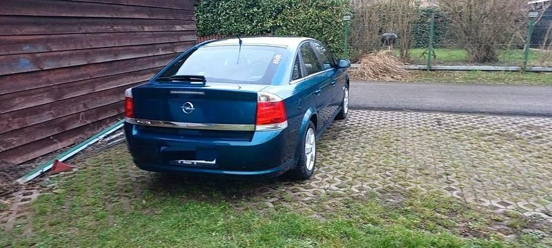 Gebraucht Opel Vectra Edition 140 PS (102 kW) 2007 Grün Limousine