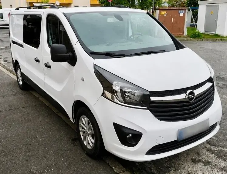 Używany Opel Vivaro 120 KM (88 kW) 2015 Biały Minivan