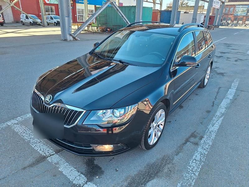 Gebraucht Skoda Superb 140 PS (102 kW) 2015 Schwarz Kombi