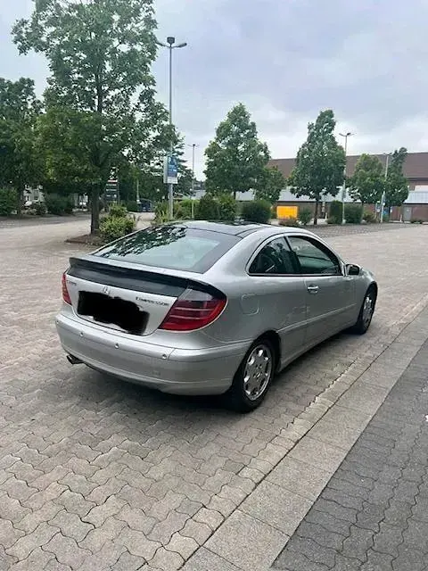 Gebraucht Mercedes C200 163 PS (119 kW) 2003 Silber Coupé