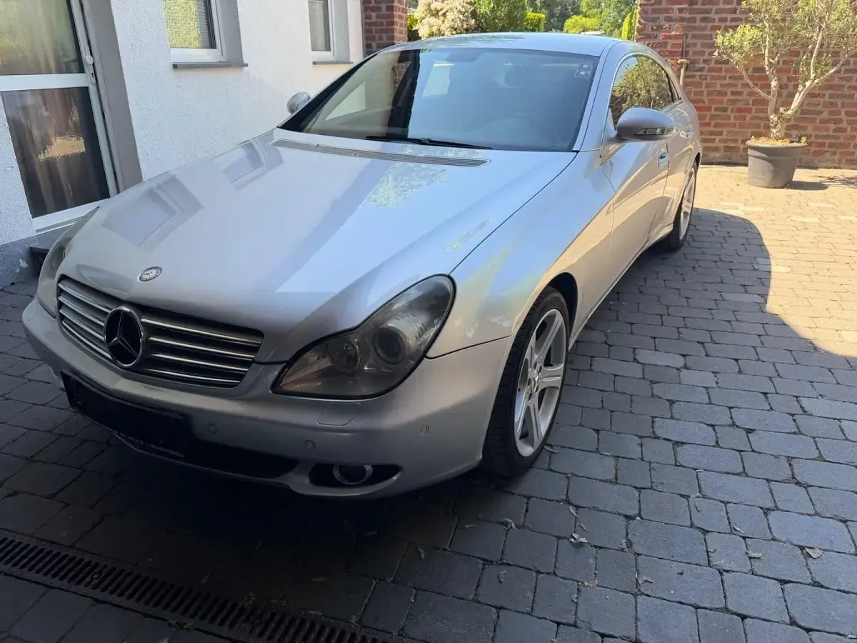 Gebraucht Mercedes CLS320 224 PS (164 kW) 2006 Silber Coupé