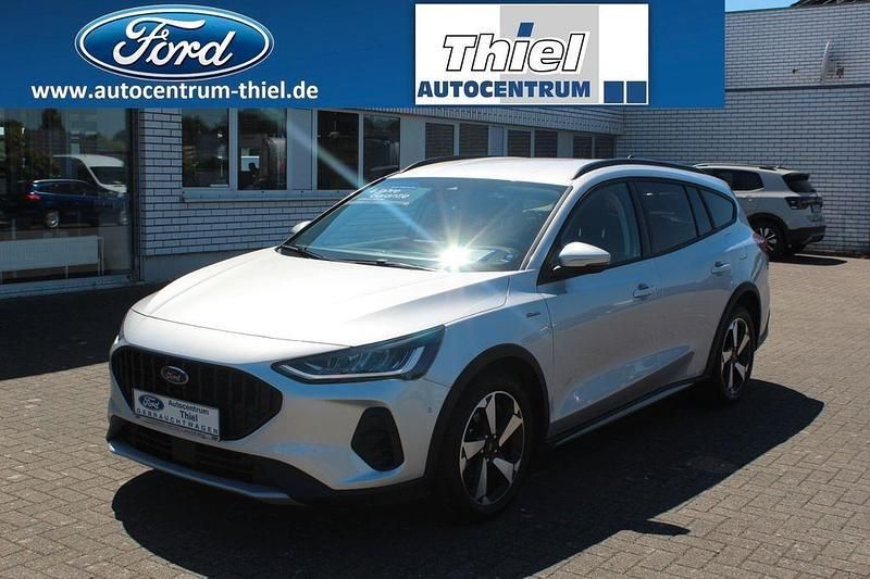 Silber Gebraucht 2024 Ford Focus Active Limousine | 26.950 € (Fairer Preis) - Bild 1/4
