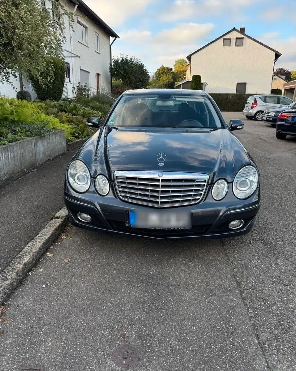 Gebraucht Mercedes E200 Elegance 184 PS (135 kW) 2008 Grau Limousine