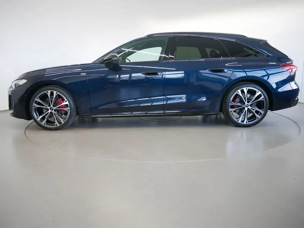 Neu Audi A5 Sport 204 PS (150 kW) 2026 Blau Kombi