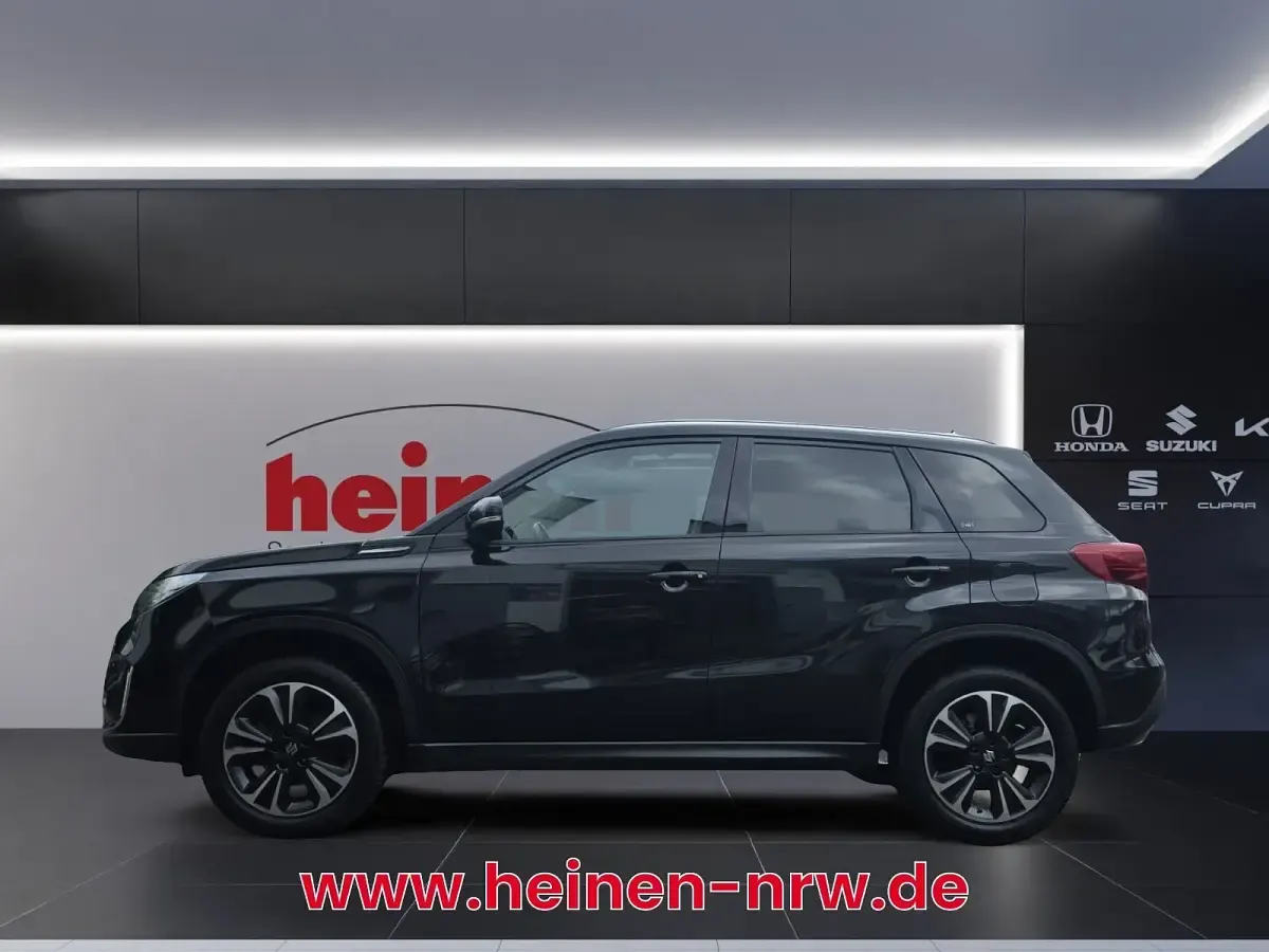 Gebraucht Suzuki Vitara Comfort+ 140 PS (102 kW) 2021 Cosmic black pearl SUV