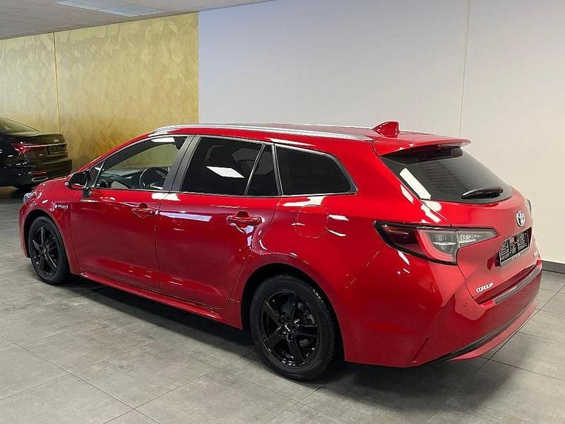 Gebraucht Toyota Corolla Comfort 98 PS (72 kW) 2019 Rot Kombi