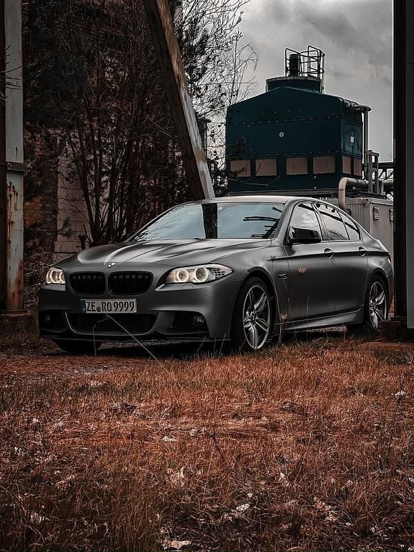 Grau Gebraucht 2012 BMW 530 M Performance Limousine | 7.300 € (Etwas zu teuer) - Bild 1/4