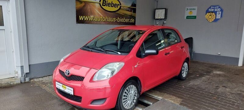 Rot Gebraucht 2009 Toyota Yaris Cool Kleinwagen | 2.990 € (Fairer Preis) - Bild 1/4