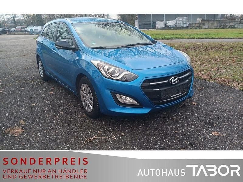 Gebraucht Hyundai i30 Trend 110 PS (80 kW) 2017 Ara blue Kombi