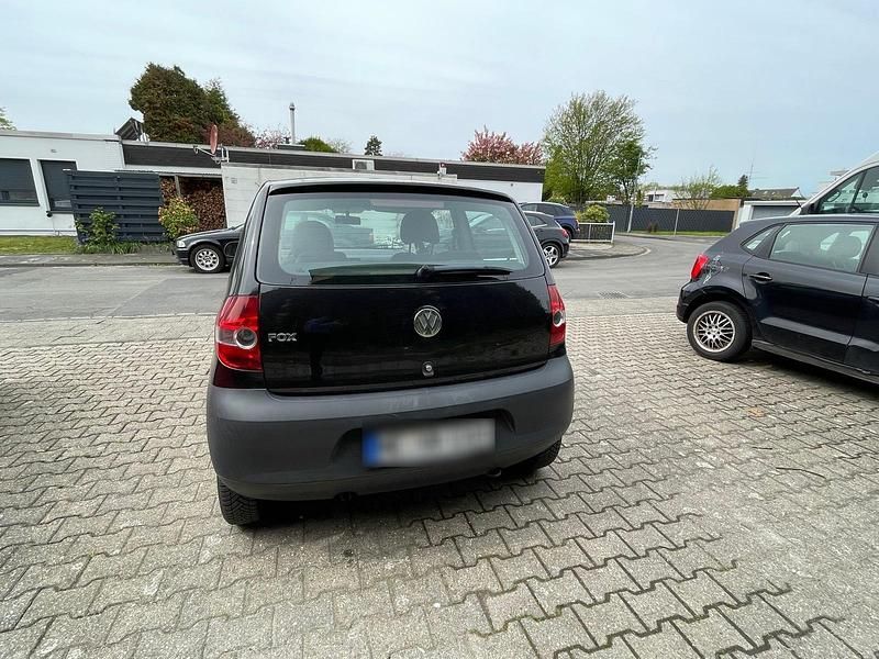 Second-hand VW Fox 54 CP (39 kW) 2006 Negru Hatchback