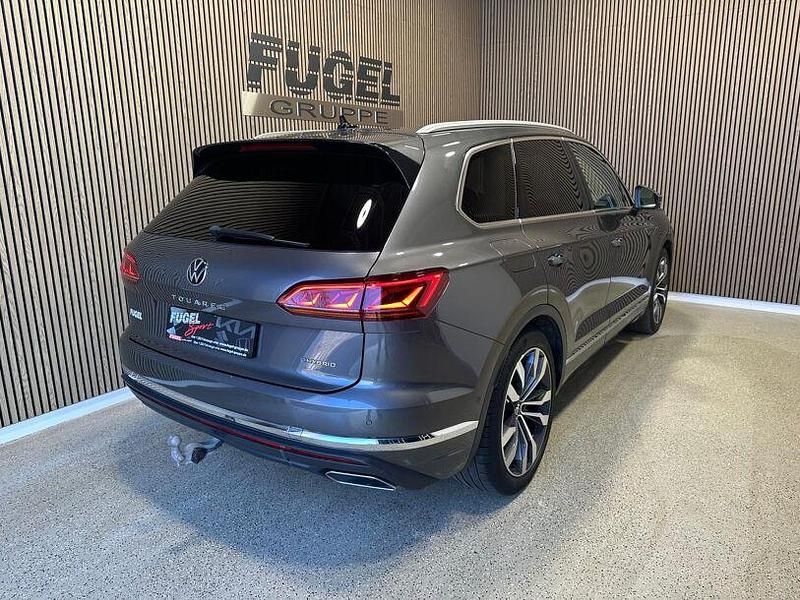 Gebraucht VW Touareg 381 PS (280 kW) 2022 Siliziumgrau metallic SUV