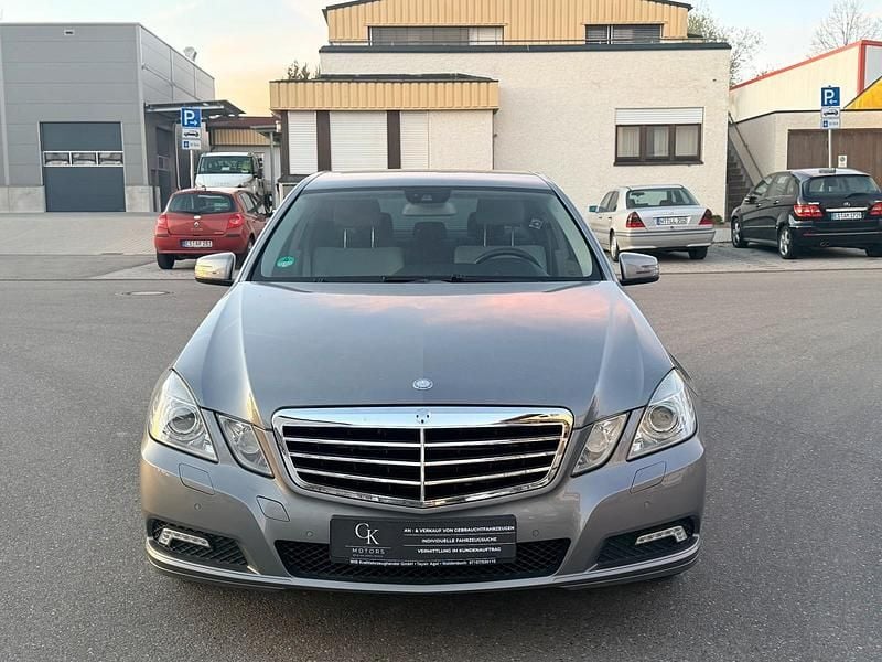 Gebraucht Mercedes E350 292 PS (214 kW) 2009 Grau Limousine