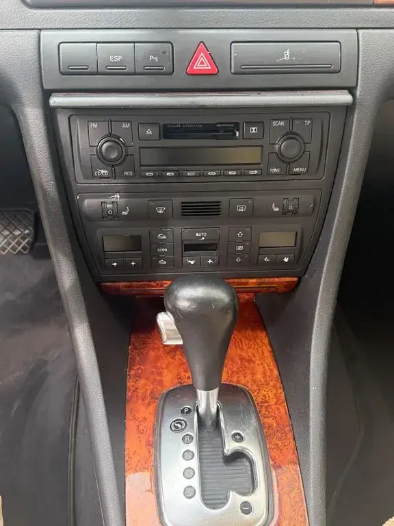 Używany Audi A6 Sport 299 KM (219 kW) 2001 Czarny Sedan/Limuzyna