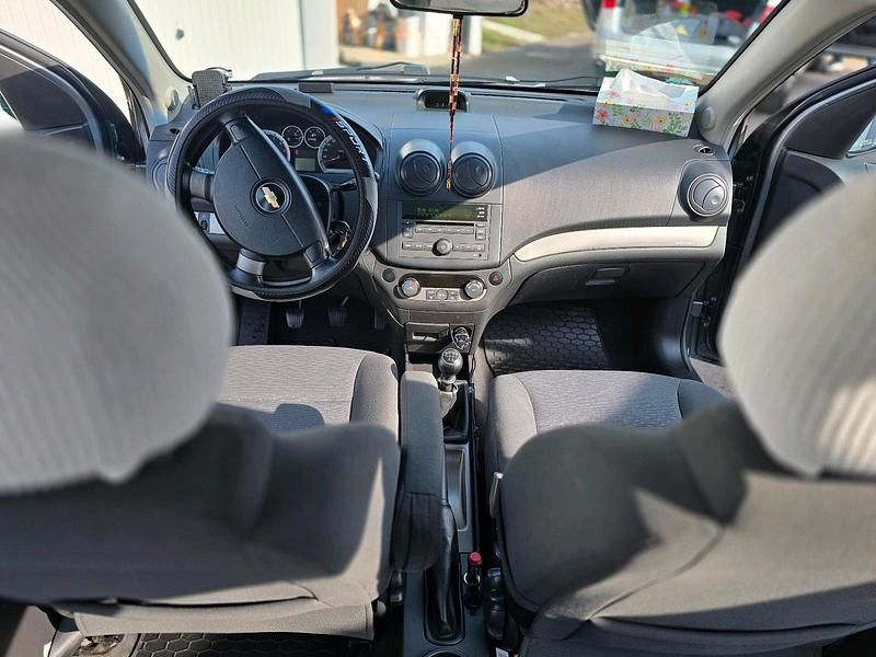 Gebraucht Chevrolet Aveo 95 PS (69 kW) 2009 Silber Limousine