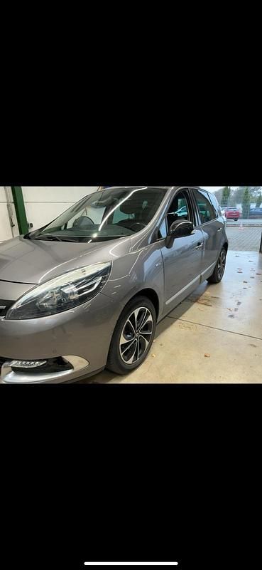 Gebraucht 2014 Renault Scénic III Bose Edition Van / Kleinbus | 6.500 € (Fairer Preis) - Bild 1/4