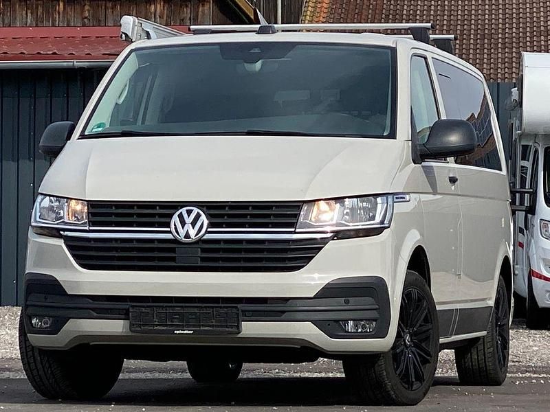 Gebraucht VW Multivan 150 PS (110 kW) 2021 Ascotgrau Van