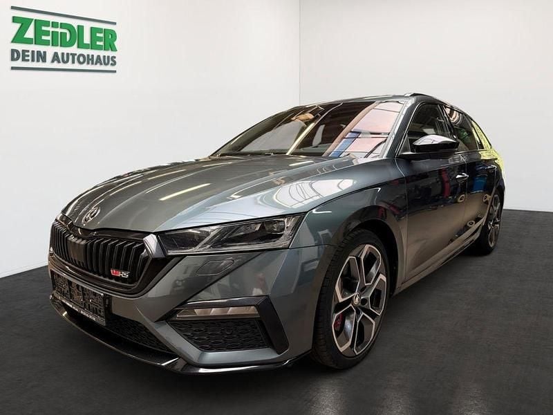 Quarzgrau Gebraucht 2021 Skoda Octavia RS Kombi | 31.850 € (Etwas zu teuer) - Bild 1/4